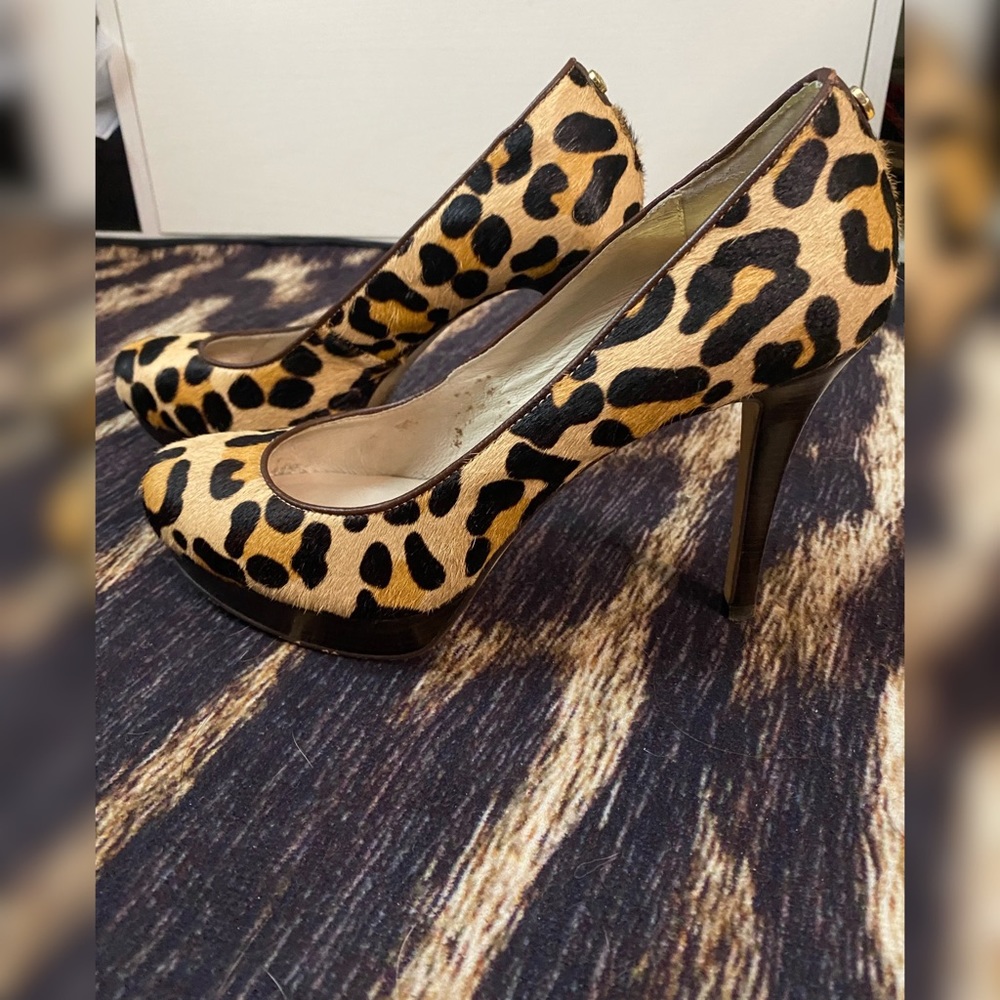 Leopard print high heels 👠